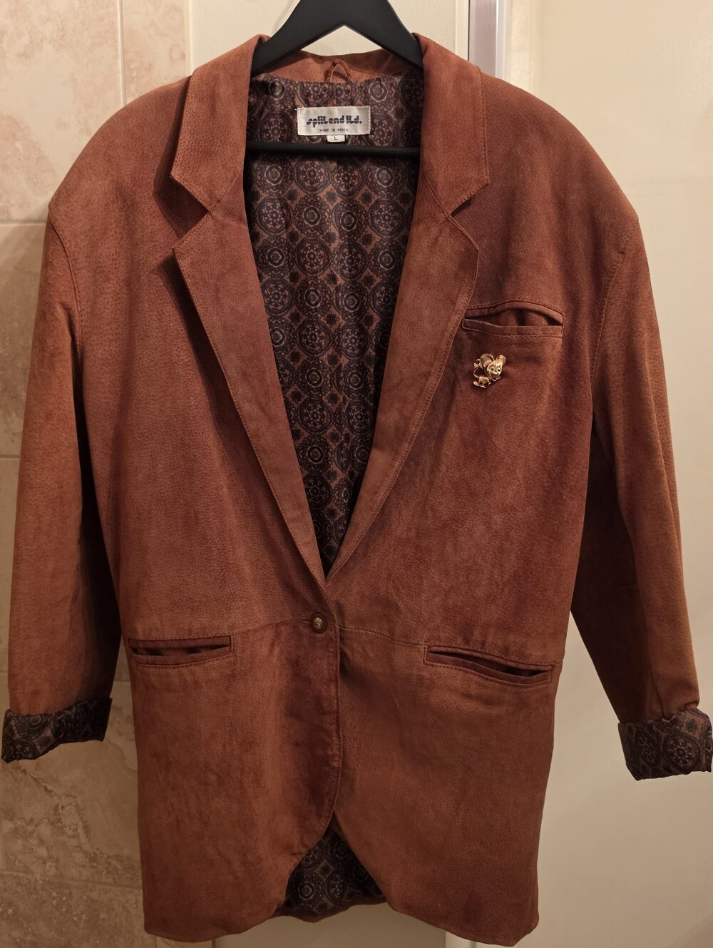 1980s Vintage Real Suede Leather oversized Jacket w/ shoulder pads and Pockets
